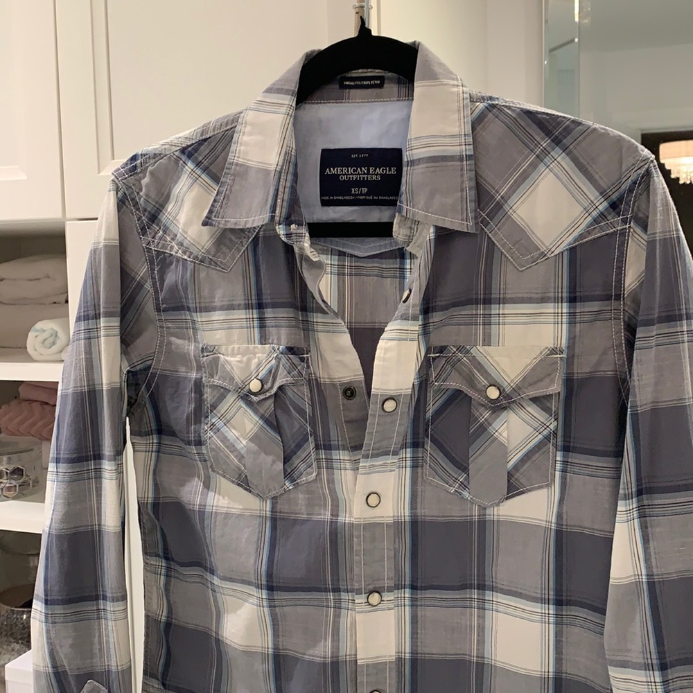 American Eagle shirt